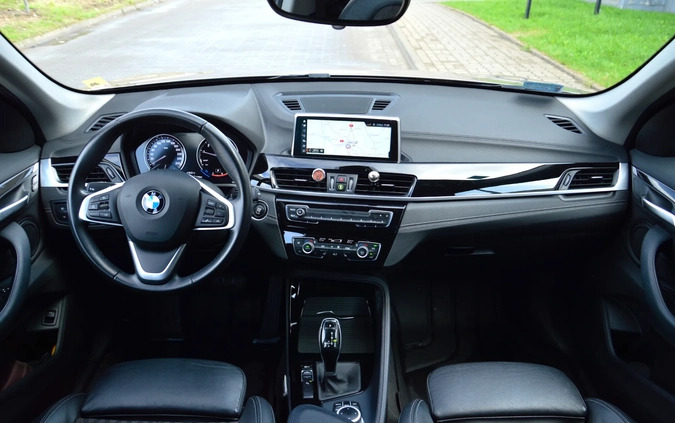 BMW X1 cena 119900 przebieg: 57000, rok produkcji 2019 z Zdzieszowice małe 497